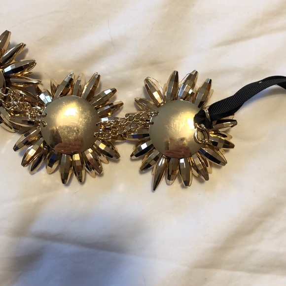 Fun gold necklace/accent belt - Picture 3 of 3